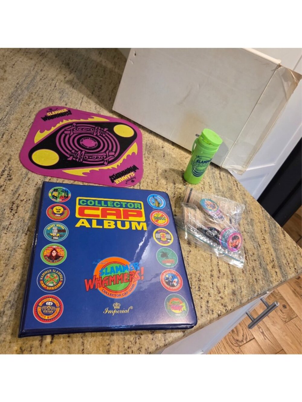 Vintage 1994 Imperial Slammer Whammers Collector Cap Album Face-off arena Pogs